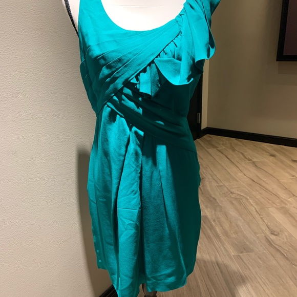 BCBG Emerald green ruffle trim fitted dress - Picture 4 of 10